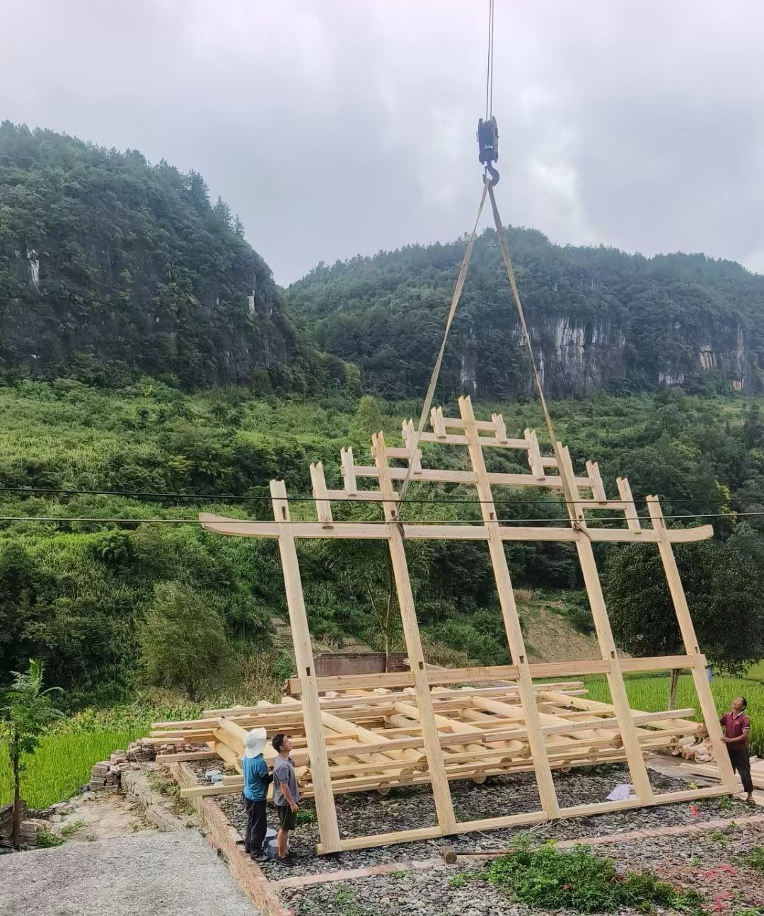 清河县汽车吊出租公司怎么保证发动机散热问题